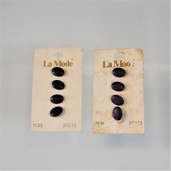 Vintage La Mode Buttons Navy Blue New On Card  8 Total - Picture 2 of 5